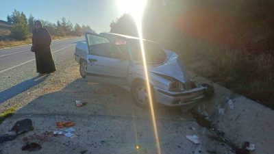 Bilecik’te meydana gelen trafik kazasında 2 kişi hafif şekilde yaralandı.