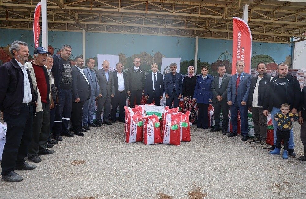 Bilecik’te çiftçilere 64 ton yem bitkisi tohumu dağıtıldı Bilecik İl Tarım ve Orman Müdürlüğü tarafından yürütülen proje kapsamında,