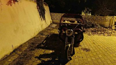 Bilecik’te seyir halinde devrilen üç tekerlekli motosiklette bulunan 2 kişi