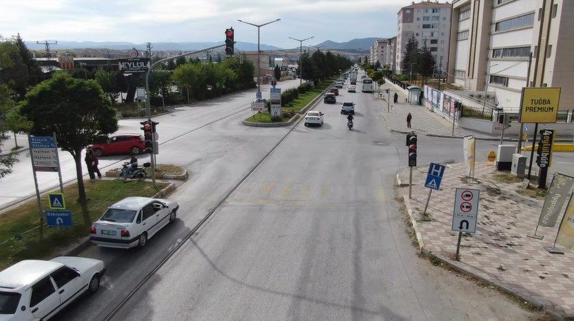 Bilecik’in Bozüyük ilçesinde trafik güvenliğini artırmak amacıyla dron destekli denetim