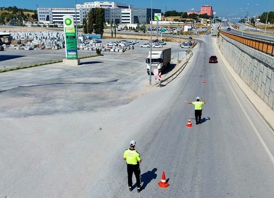 Bilecik’in Bozüyük ilçesinde, hava araçlarıyla gerçekleştirilen denetimlerde trafik kurallarını ihlal