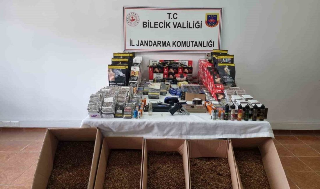 Bilecik’te jandarma baskını: Evler uyuşturucu ve kaçak tütün deposu çıktı Bilecik’te jandarma ekiplerince düzenlenen operasyonda çok miktarda narkotik madde, kaçak