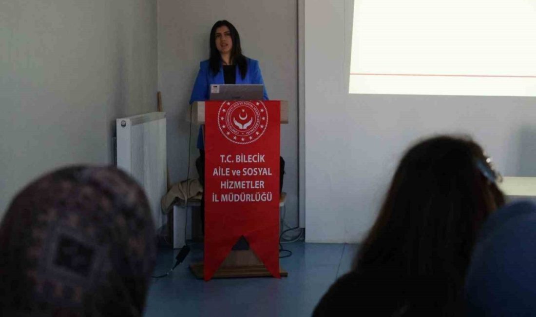 Bilecik’te kadına şiddetle mücadele seminerleri Bilecik’te kadına yönelik şiddetin önlenmesine yönelik farkındalık seminerleri düzenlendi. Bilecik