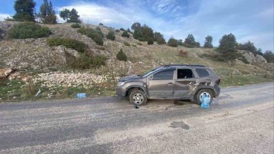 Bilecik’te meydana gelen trafik kazasında kontrolden çıkarak takla atan otomobilde