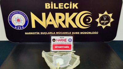 Bilecik’te narkotik ekiplerinin yürüttüğü operasyon sonucu metamfetamin ele geçirildi. Bilecik