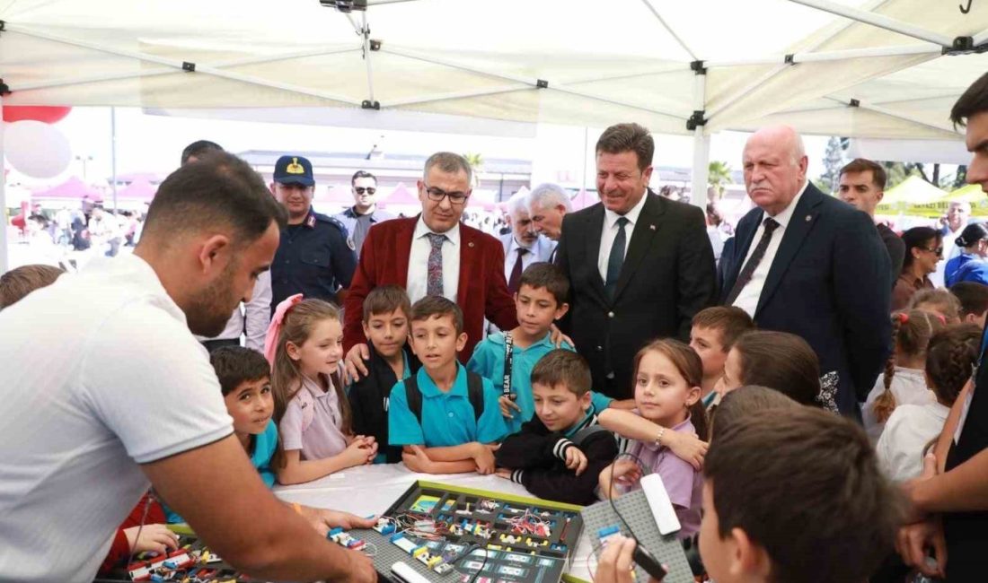 Binlerce öğrenci bu şenlikte buluştu TÜBİTAK 4007 Bilim Şenlikleri Destekleme Programı çerçevesinde, Akyazı İlçe Milli