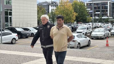 Bolu’da polis ekiplerinin düzenlediği operasyonda bir aracın dingillerine gizlenmiş halde