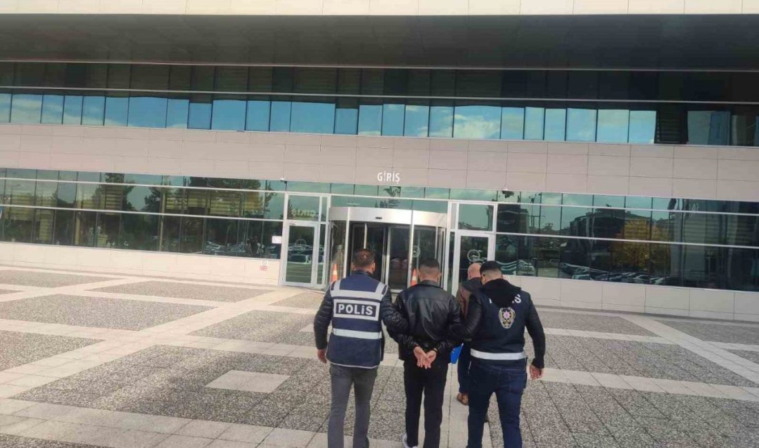 Bolu’da dedesinin evindeki eşyaları çalıp satan torun, tutuklandı Bolu’da dedesinin evindeki eşyaları önce çalan ardından da satan 23