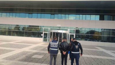 Bolu’da dedesinin evindeki eşyaları önce çalan ardından da satan 23