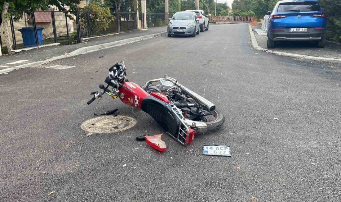 Bolu’da motosiklet ile otomobil çarpıştı: 1 yaralı Bolu’da motosiklet ile otomobilin çarpışması neticesinde meydana gelen trafik kazasında