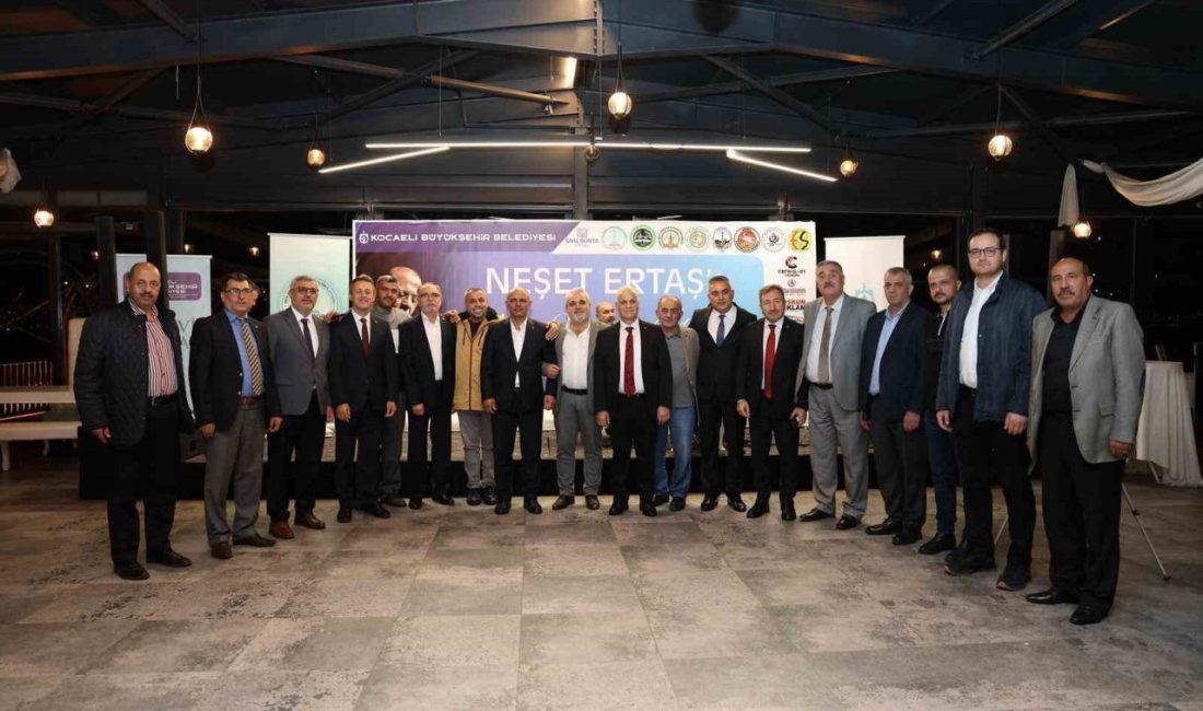 Kocaeli’de düzenlenen “Neşet Ertaş Anma ve Şehir Ödülleri Programı”, usta