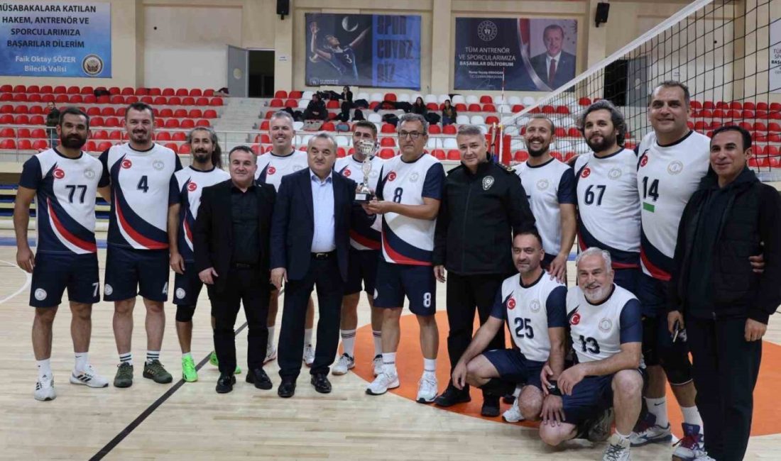 Bilecik’te düzenlenen ’3’üncü Kamu Spor Oyunları Kadın ve Erkekler Voleybol