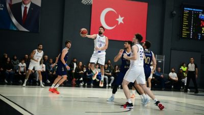 Çayırova Belediyesi, Türkiye Basketbol Ligi’nde karşılaştığı Kipaş İstiklal’i 90-86’lık skorla
