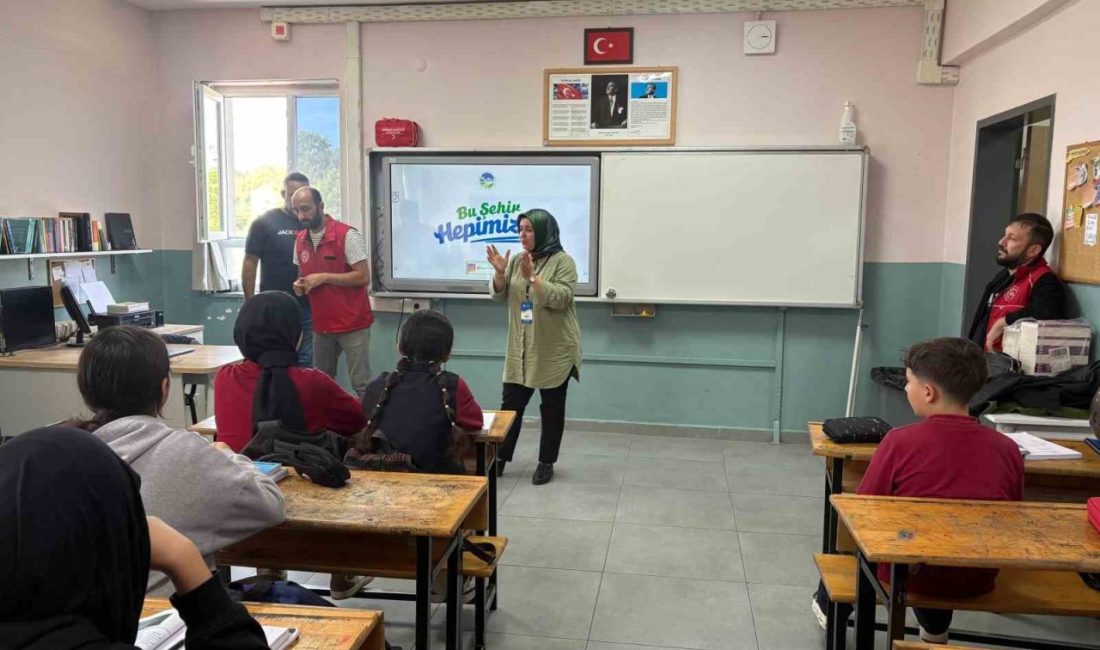 Çocukların ‘Sakarya aidiyetini’ güçlendiren renkli buluşma Sakarya Büyükşehir Belediyesi, ilk ve ortaokullarda gerçekleştirdiği “Şehrini Keşfet” seminerleriyle