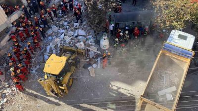Kocaeli’nin Gebze ilçesinde çöken binanın alt katındaki eczanenin sahibi Uğur