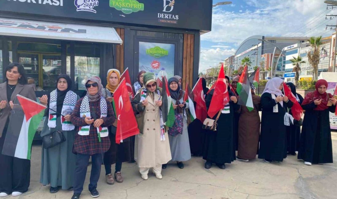 Derince esnafından Gazze’ye anlamlı destek Kocaeli’nin Derince ilçesinde esnaflar, bir günlük kazançlarını Gazze’ye bağışlayarak anlamlı