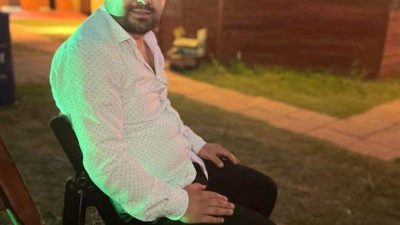 Sakarya’nın Adapazarı ilçesi D-650 karayolunda yolun karşısına geçmeye çalışırken otomobilin