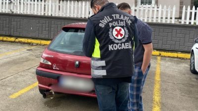 Kocaeli’de düğün konvoyunda abart egzozla çevreyi rahatsız eden sürücüye 10