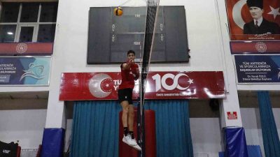 Türkiye Voleybol Federasyonu Erkekler 1. Ligi’nde mücadele eden Düzce Belediyesi