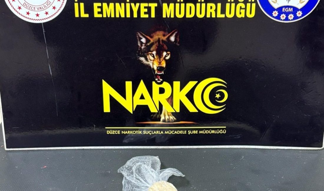 Düzce’de gençleri zehirleyecekti yakalandı DÜZCE(İHA) – Düzce’de yapılan operasyonda 2 kilogram 600 gram bonzai