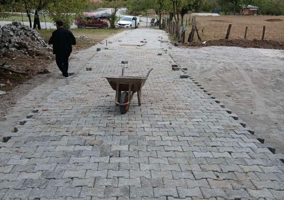 DÜZCE (İHA) – Düzce İl Özel İdaresi ekipleri tarafından köy