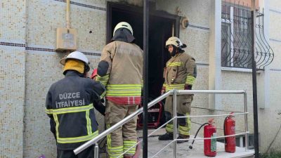 DÜZCE (İHA) – Düzce’nin Şerefiye Mahallesi’nde sabah saatlerinde elektrik panosunda