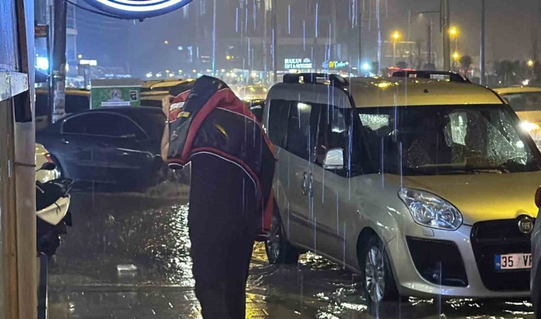 Düzce’de şiddetli yağış sokakları göle çevirdi Düzce’de etkili olan şiddetli yağış, kısa sürede sokakları göle çevirdi.