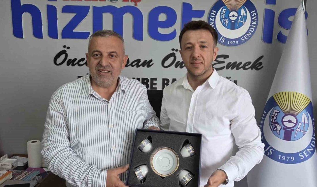 Düzce’deki çalışma hayatı ve medya ilişkileri konuşuldu İhlas Haber Ajansı (İHA) Kocaeli Bölge Müdürü Refik Fidan, Hizmet-İş