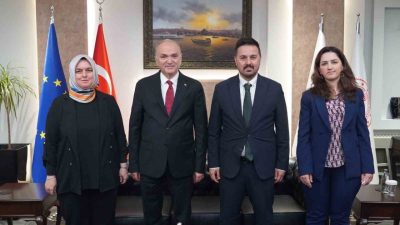 DÜZCE (İHA) – Düzce Belediye Başkanı Dr. Faruk Özlü ve