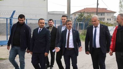 Erenler Belediyesi yılsonuna kadar 30 bin ton asfalt serimi gerçekleştirecek.