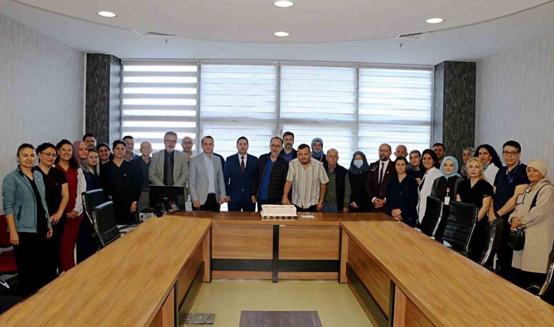Evde hemodiyaliz uygulaması Türkiye’de ilk kez ilçe bazında Sakarya’da hayata geçiyor Sakarya Eğitim ve Araştırma Hastanesi (SEAH) Nefroloji Kliniği tarafından iki