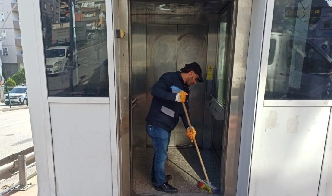 Gebze bölgesinde üst geçit asansörleri pırıl pırıl Gebze’de vatandaşların daha sağlıklı ve konforlu ulaşım sağlaması amacıyla üst