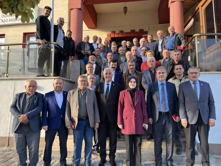 Gölpazarı Kaymakamı Kılıç muhtarlarla bir araya geldi Bilecik’in Gölpazarı İlçe Kaymakam Feyza Nur Kılıç, düzenlenen yemek programında