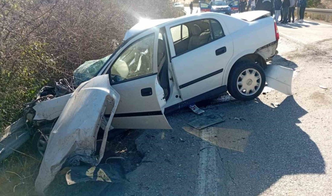 Bolu’nun Göynük ilçesinde otomobil ile kamyonun çarpışması neticesinde meydana gelen