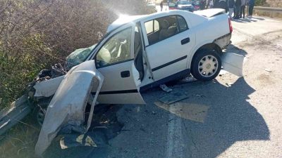 Bolu’nun Göynük ilçesinde otomobil ile kamyonun çarpışması neticesinde meydana gelen