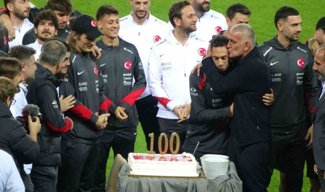 Hakan Çalhanoğlu’na 100. milli maç sürprizi A Milli Futbol Takımı’nda, Gürcistan maçının oynanacağı Kocaelispor Stadyumu’nda yürüyüş