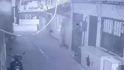 Kocaeli’nin İzmit ilçesinde hırsız paniği, zincirleme şiddet olaylarına dönüştü. Hırsızı