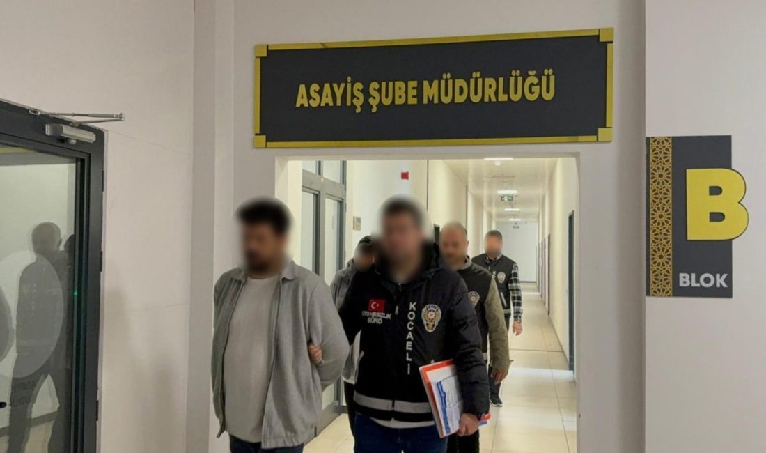 İş yeri hırsızlığı ve sahtecilik yapan 3 şüpheli tutuklandı Kocaeli’de iş yerinden hırsızlık yapan ve sahte belge düzenleyen 3