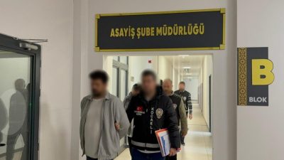 Kocaeli’de iş yerinden hırsızlık yapan ve sahte belge düzenleyen 3
