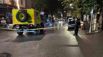 Kocaeli’nin İzmit ilçesinde jiletle kendini kesip çevredekilere rahatsızlık veren şahsın