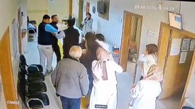Kadın doktora çirkin saldırı Kocaeli’nin Körfez ilçesindeki aile sağlığı merkezine askerlik muayenesi için geldiği