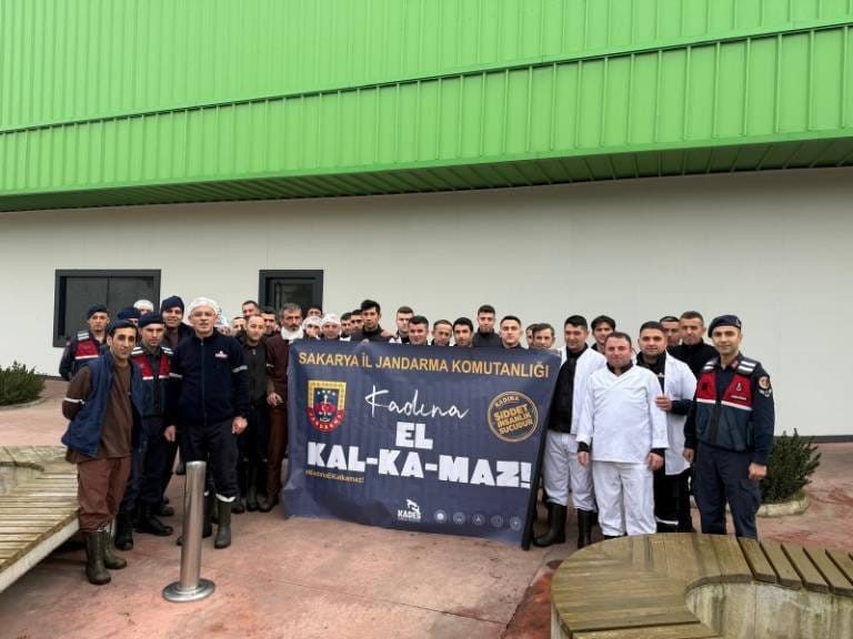 Kadına şiddet ve uyuşturucuyla mücadelede jandarma sahada Sakarya İl Jandarma Komutanlığına bağlı ekiplerce, Söğütlü Organize Sanayi Bölgesi’nde