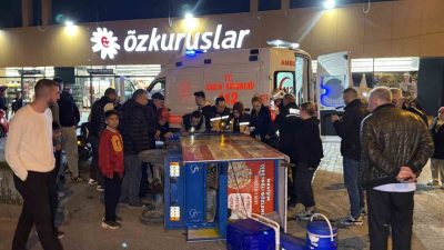 Düzce’de kaldırıma çıkarken devrilen elektrikli aracın sürücüsü yaralandı. Kaza, D-100