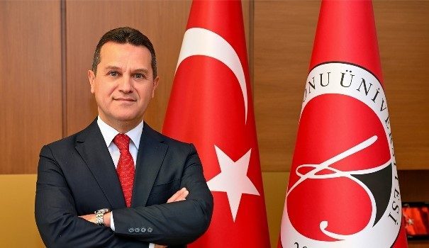Kastamonu Üniversitesi Rektörü Topal, ÜAK yönetim kurulu üyeliğine seçildi Kastamonu Üniversitesi Rektörü Prof. Dr. Ahmet Hamdi Topal, Üniversitelerarası Kurul’un