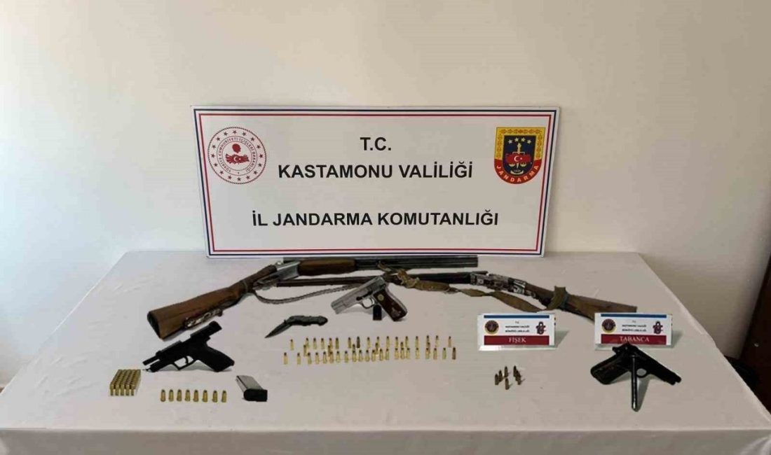Kastamonu’da 3 adet ruhsatsız tabanca ele geçirildi Kastamonu’da jandarma ekiplerine gerçekleştirilen operasyonda 3 adet ruhsatsız tabanca ile