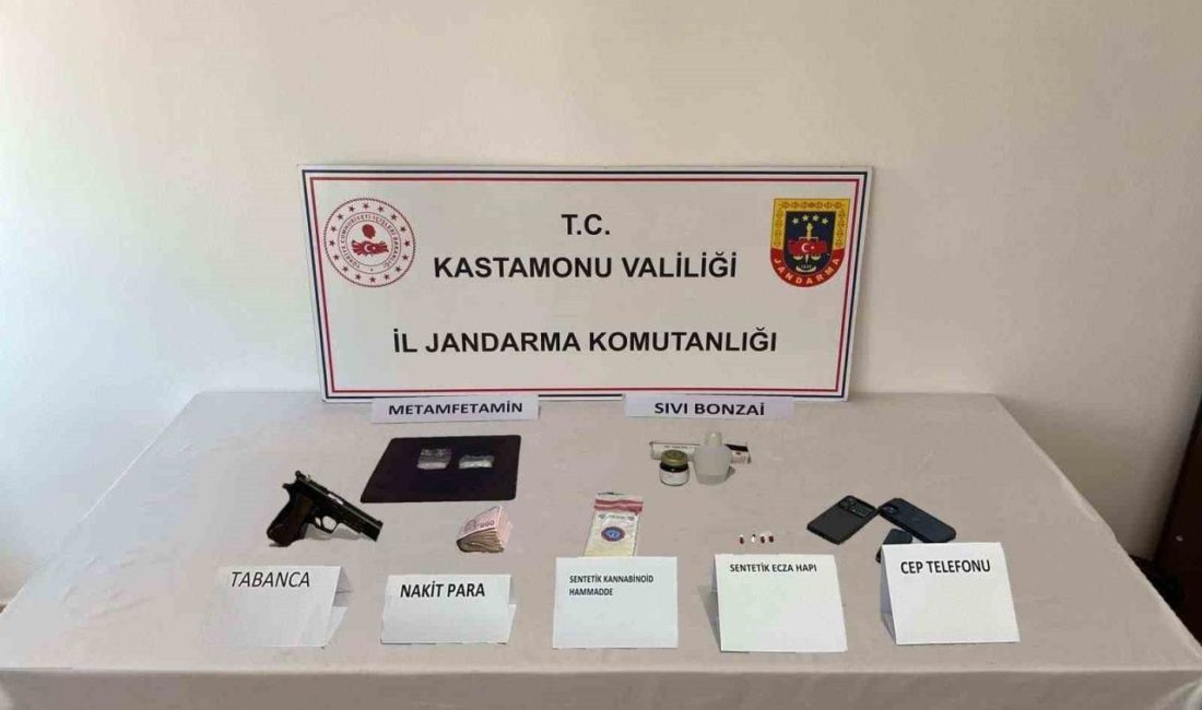 Kastamonu’nun Taşköprü ilçesinde gerçekleştirilen operasyonda 3 gram kokain ve 61