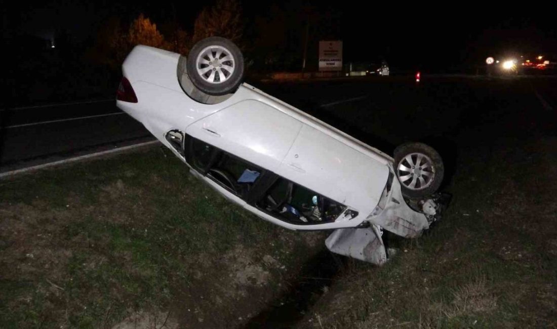 Kastamonu’da otomobil takla attı: 2 yaralı Kastamonu’da köpeğe çarpmamak için manevra yapan otomobilin takla atması neticesinde