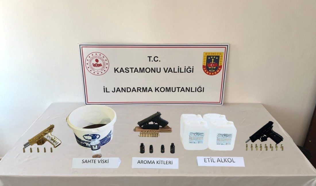 Kastamonu’da sahte alkol operasyonu: 3 gözaltı Kastamonu’da jandarma ekiplerince gerçekleştirilen sahte alkol operasyonunda 3 şüpheli gözaltına