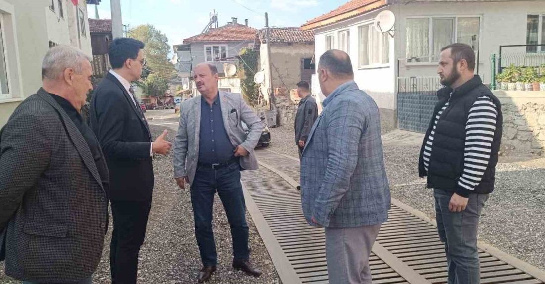 Kaymakam Kara, Karaköy’de çalışmalarını yerinde inceledi Pazaryeri Kaymakamı Muhammed Mustafa Kara, ilçeye bağlı Karaköy köyünü ziyaret