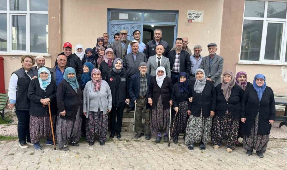 Kaymakam Kılıç, Bolatlı Köyü’nde vatandaşlarla buluştu Gölpazarı Kaymakamı Feyza Nur Kılıç, Bolatlı Köyü’nde vatandaşlarla buluşarak taleplerini